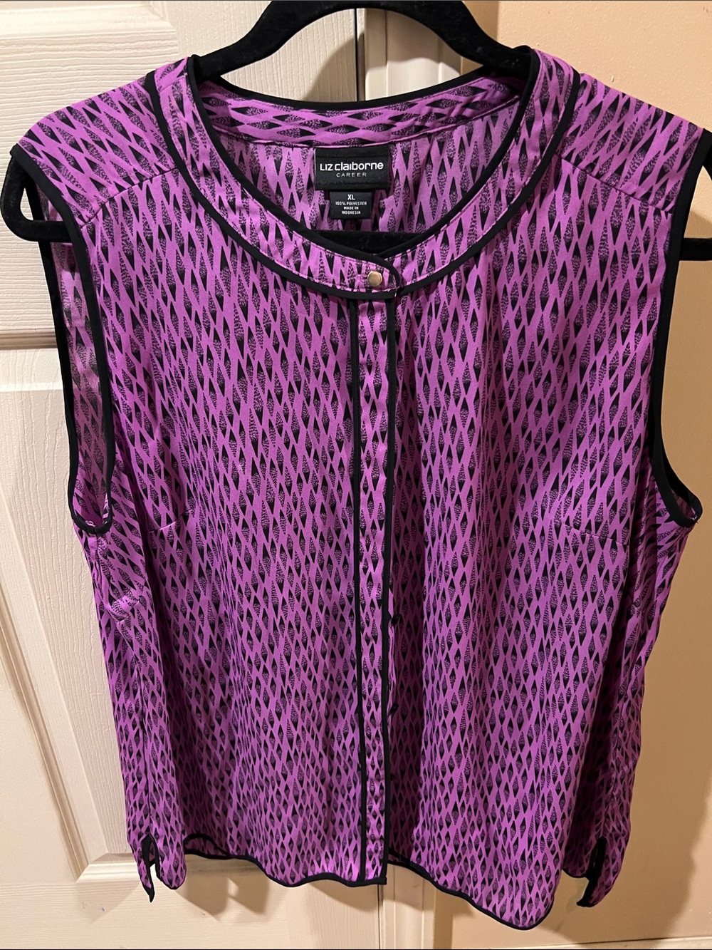 Work Blouse Purple Printed Sleeveless Shell with Black Trim Liz Claiborne Sz XL